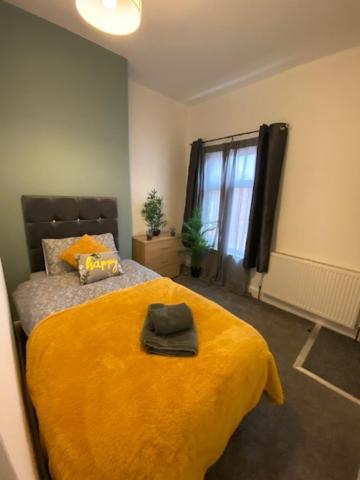 Bentley House With En-Suites Крю Екстериор снимка